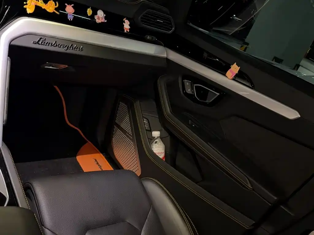 Urus 4.0 T V8