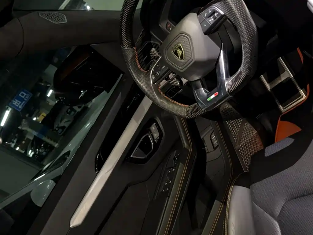 Urus 4.0 T V8