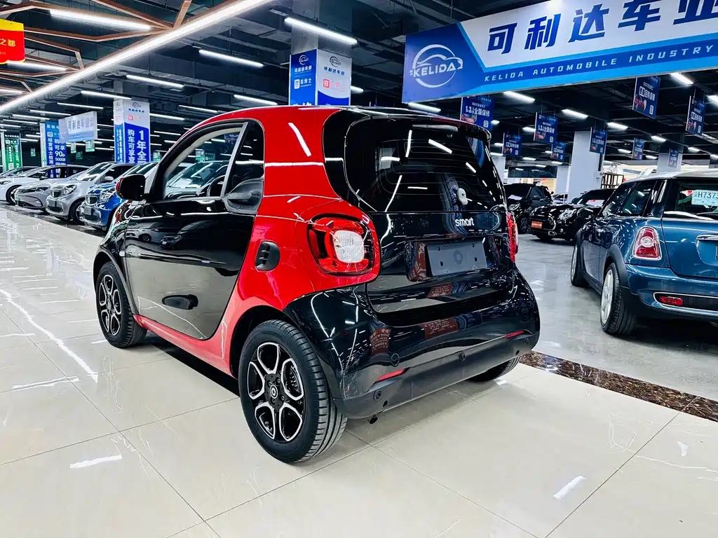 smart fortwo 0.9 T 66 kW Hardtop Wind Engine CN-VI