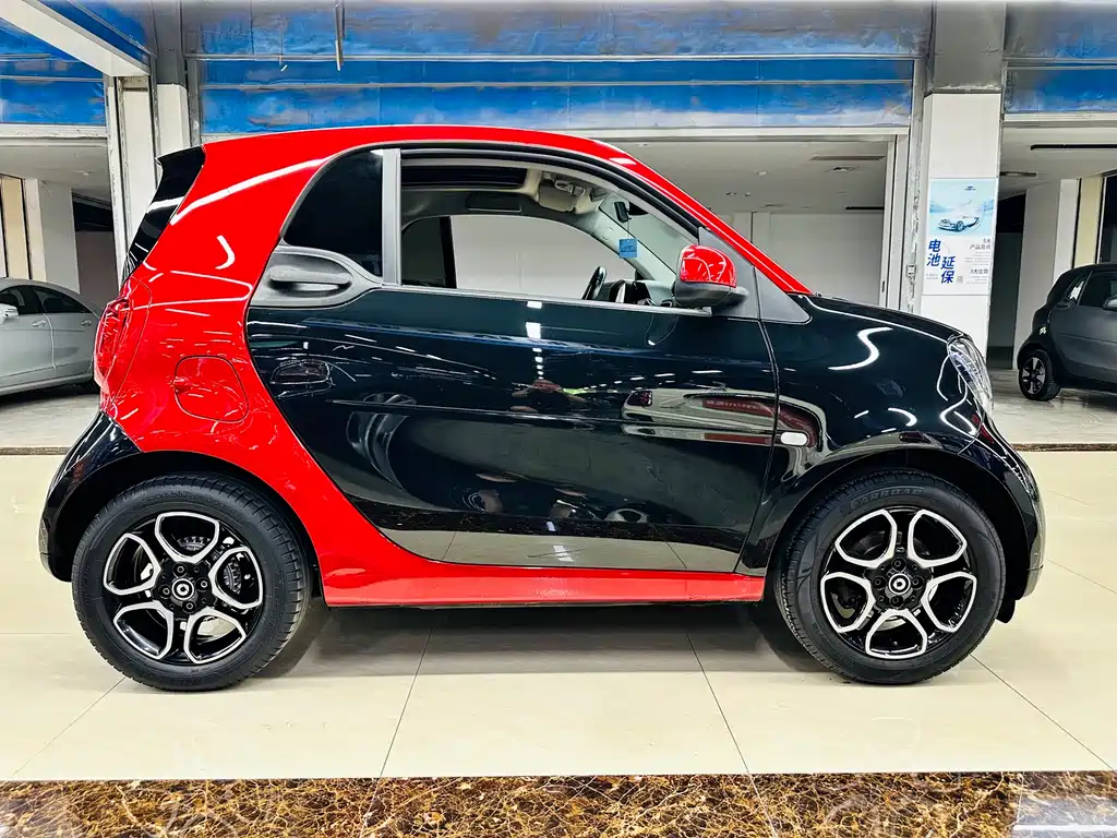 smart fortwo 0.9 T 66 kW Hardtop Wind Engine CN-VI