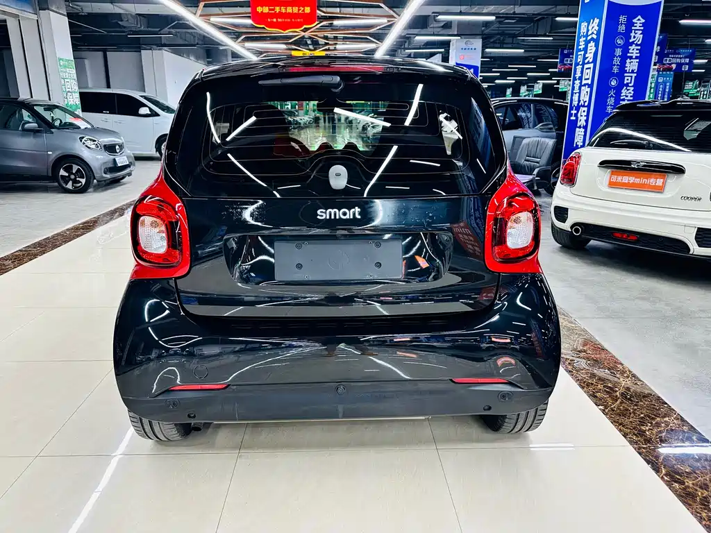 smart fortwo 0.9 T 66 kW Hardtop Wind Engine CN-VI