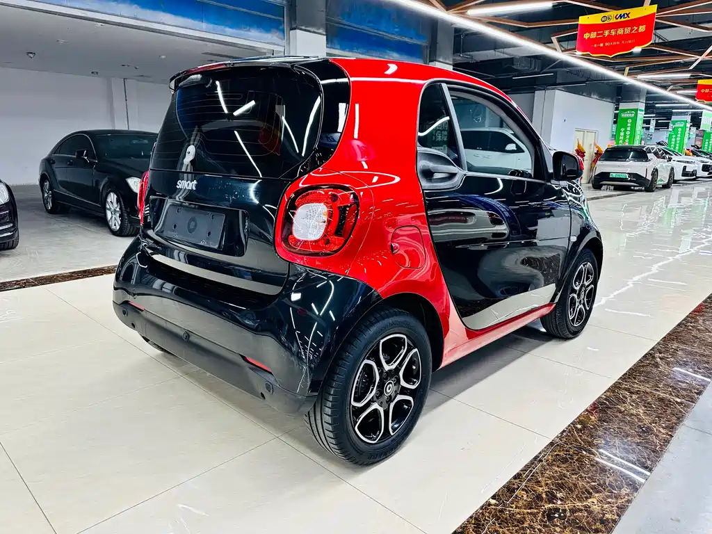 smart fortwo 0.9 T 66 kW Hardtop Wind Engine CN-VI