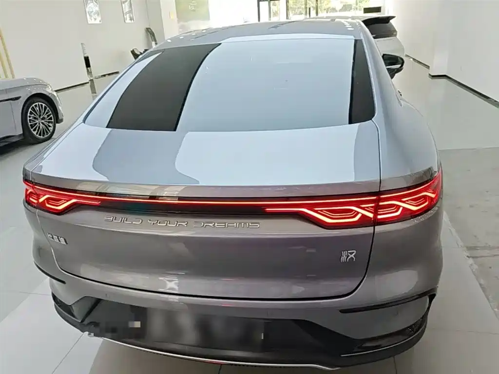 Han DM-i Smart Drive 125 KM Honored