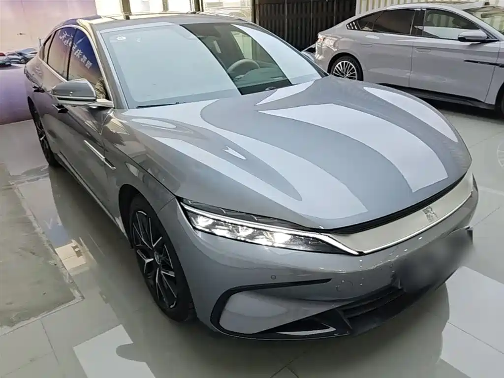 Han DM-i Smart Drive 125 KM Honored