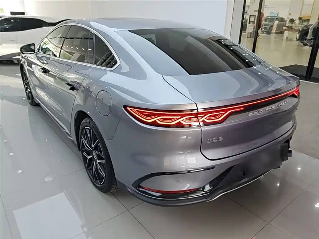 Han DM-i Smart Drive 125 KM Honored