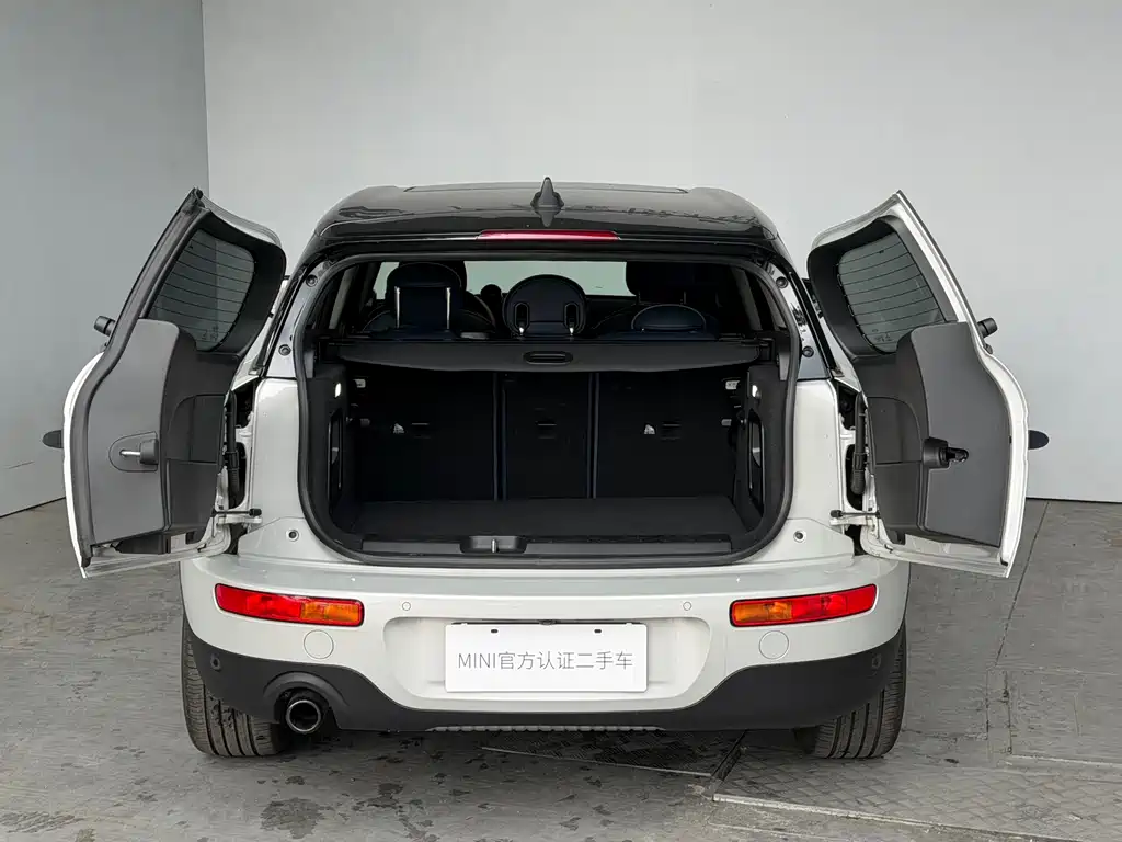 MINI CLUBMAN Facelift 1.5 T COOPER Connoisseur