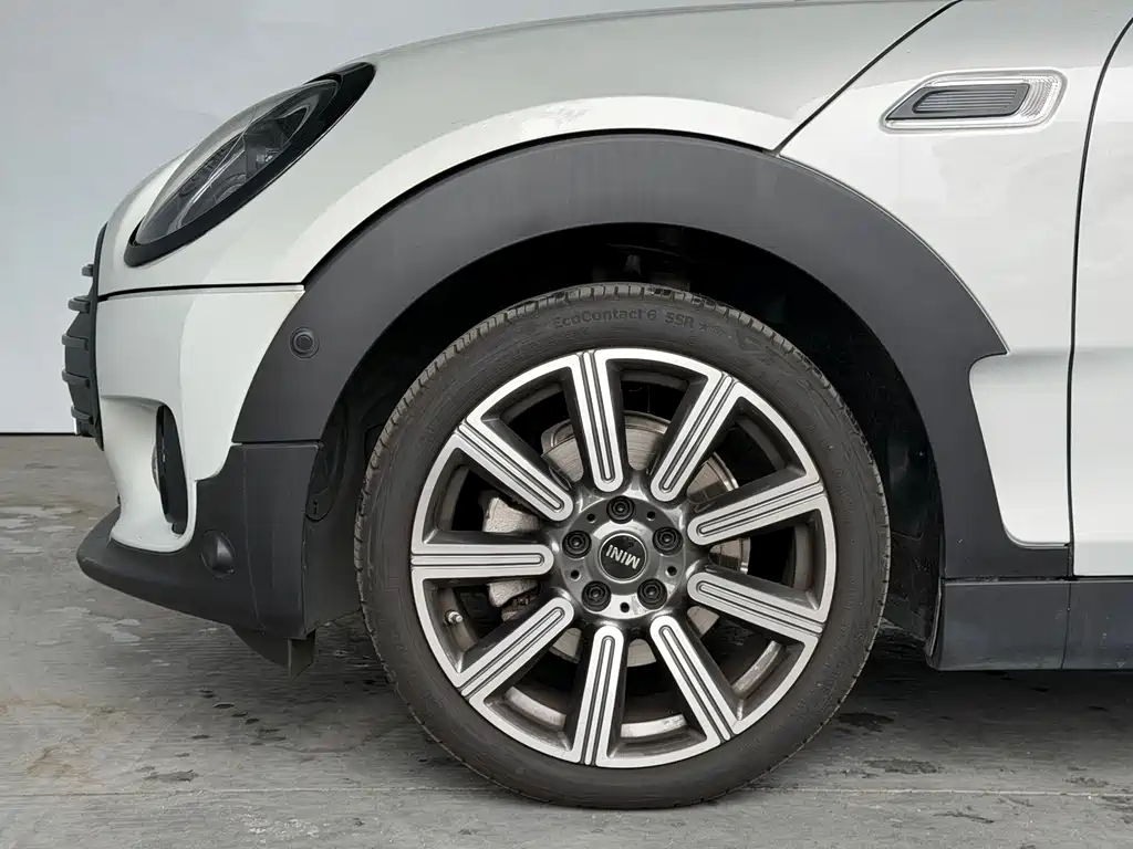 MINI CLUBMAN Facelift 1.5 T COOPER Connoisseur
