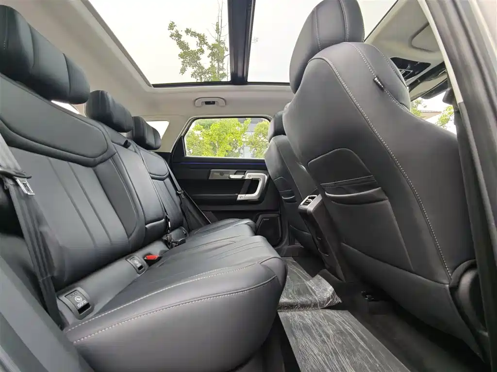 Explore 06 Urban 1.6 T 2 WD Luxury