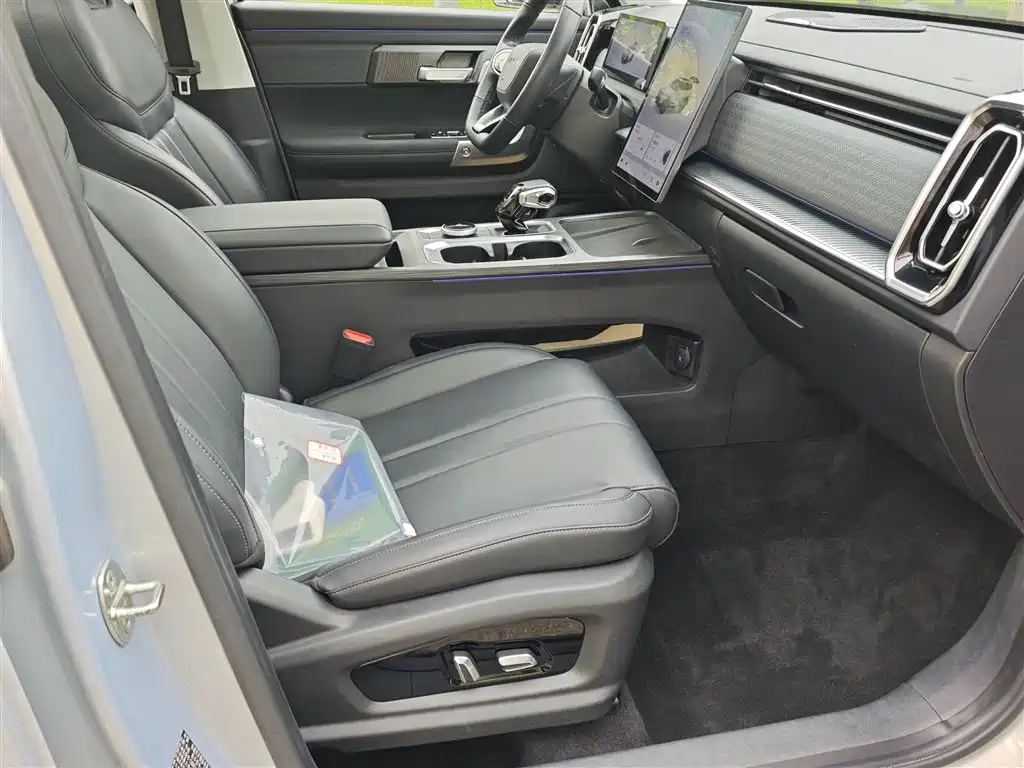 Explore 06 Urban 1.6 T 2 WD Luxury