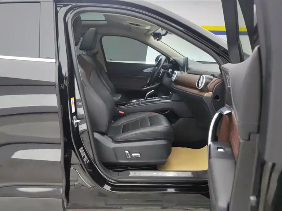 WEY VV5 1.5 T 2 WD Smart Pioneer