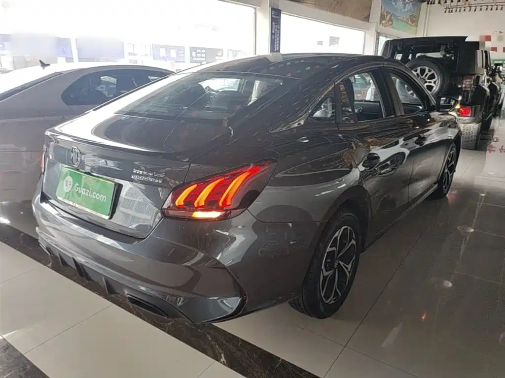 MG5 180 DVVT CVT Style