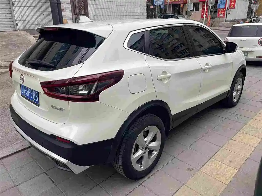 Qashqai Classic 2.0 L CVT XV+ Leading