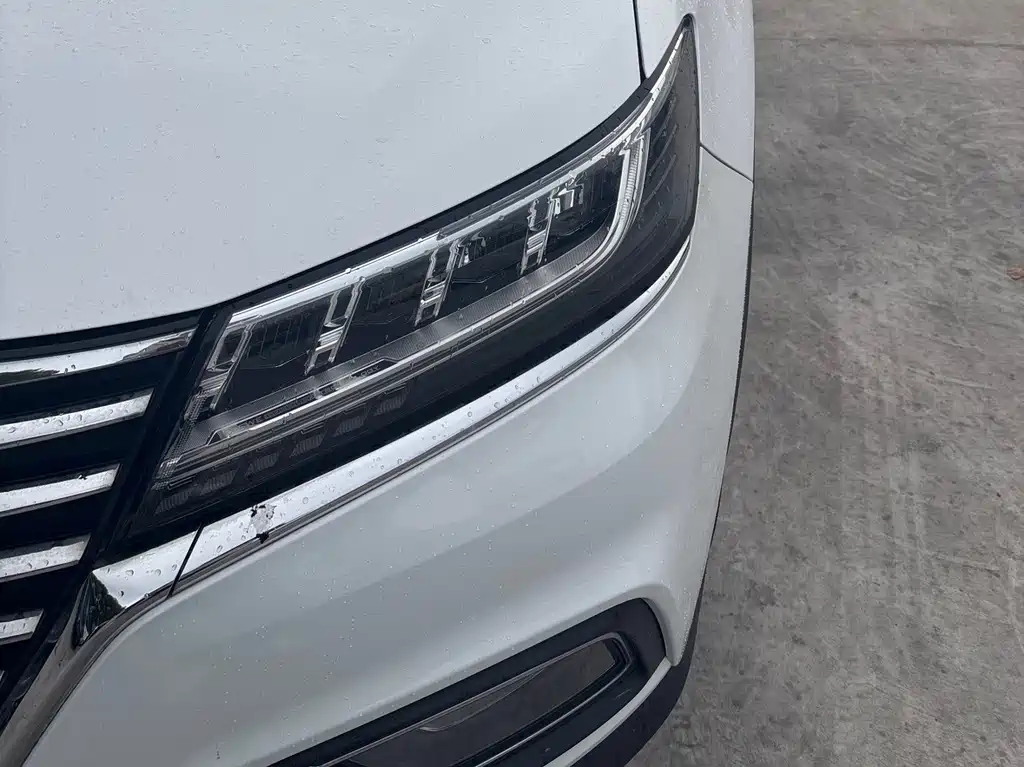 Roewe RX5 20 T 2 WD Auto 4 G Connected Platinum