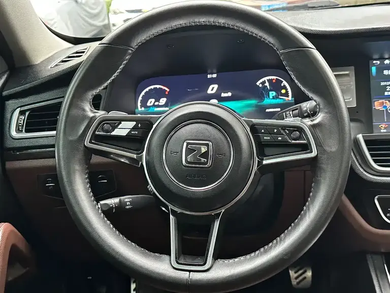 Zotye T600 众泰T600 2016款 运动版 2.0 T DCT尊贵型