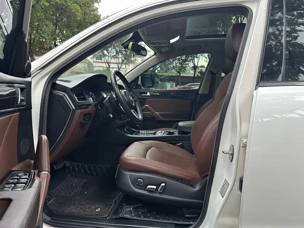 Zotye T600 众泰T600 2016款 运动版 2.0 T DCT尊贵型