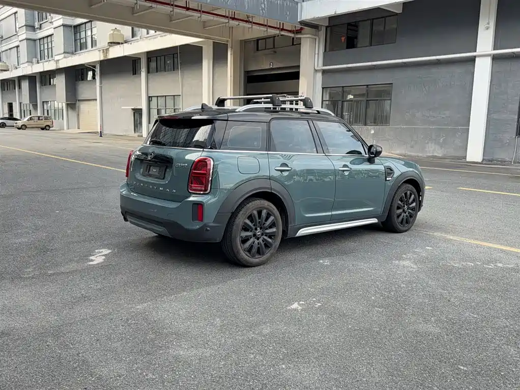 MINI COUNTRYMAN 1.5 T COOPER Connoisseur