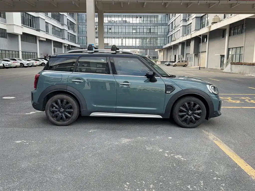MINI COUNTRYMAN 1.5 T COOPER Connoisseur