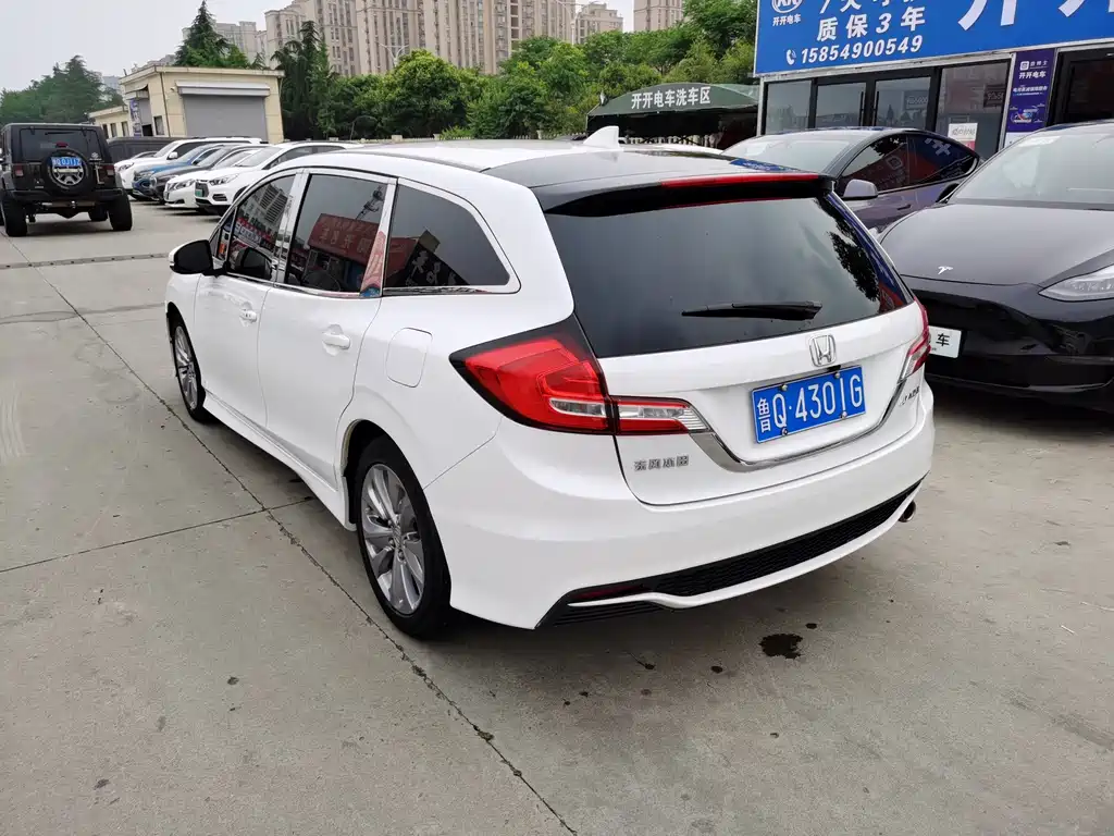 Jade 1.8 L Auto Comfort 5-seat