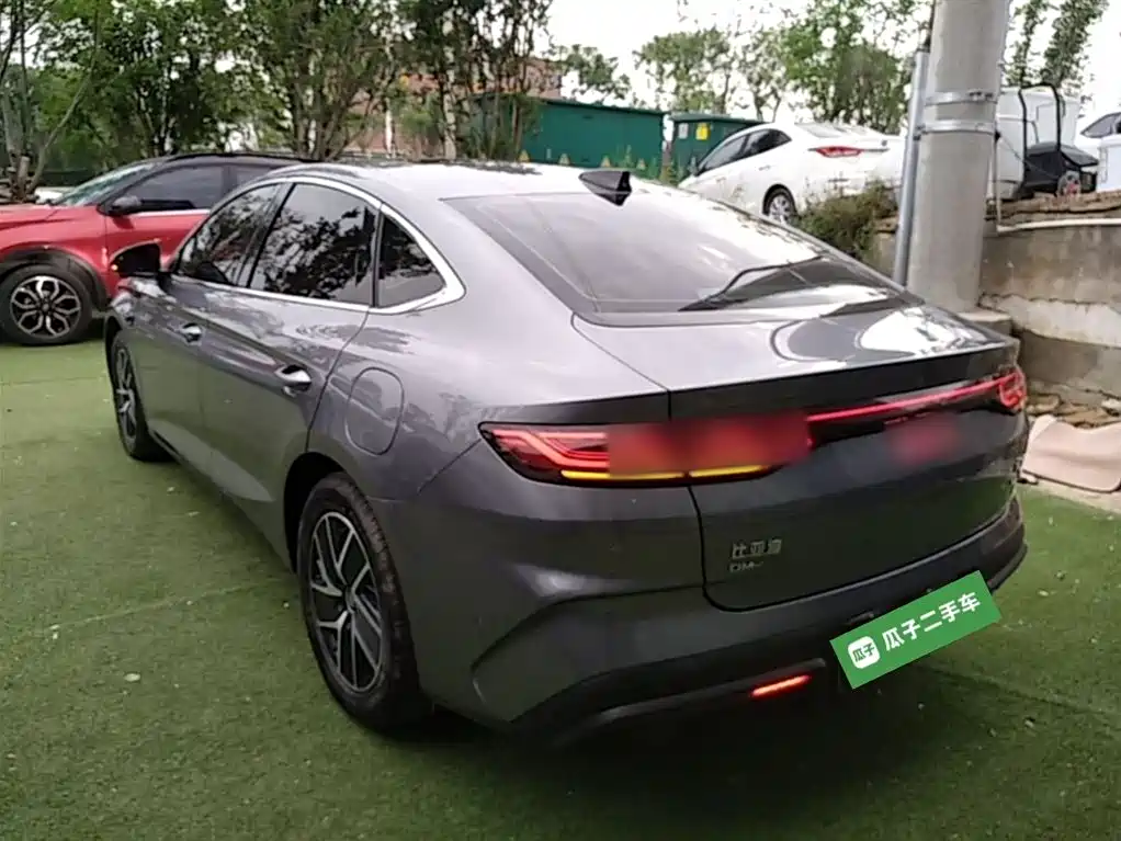 Qin L DM-i Smart Drive 120 KM Leading