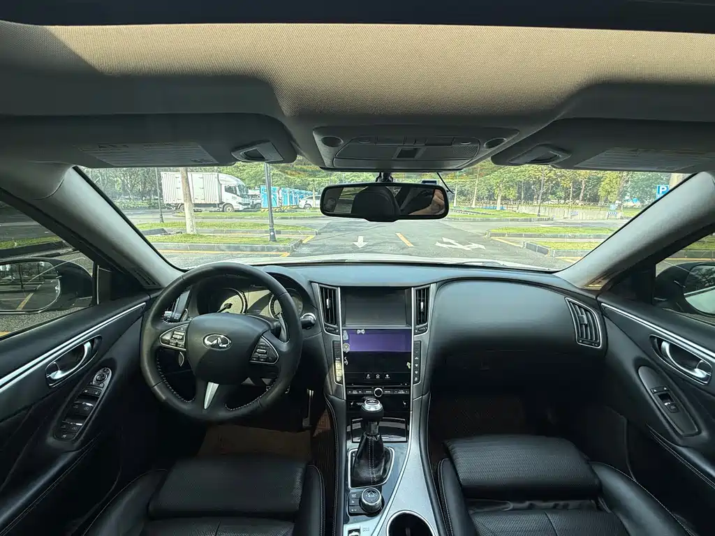 Infiniti Q50 L 2.0 T Sport