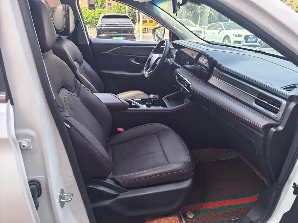 Jetour X90 PLUS 1.6 TD DCT Villa 5-seat