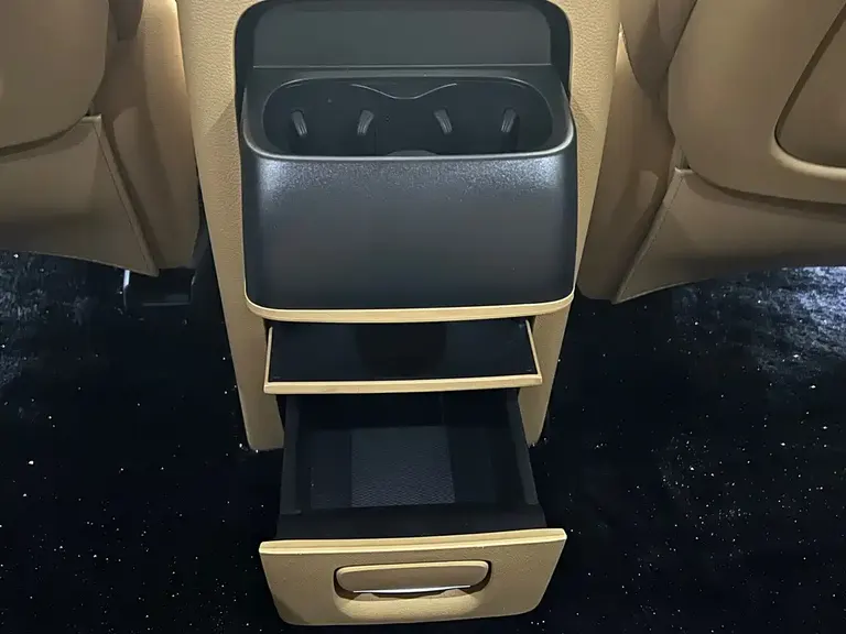Voyah Dreamer PHEV Ultra Long Range Flagship