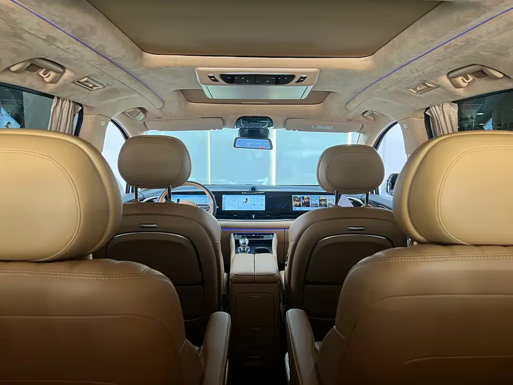 Voyah Dreamer PHEV Ultra Long Range Flagship