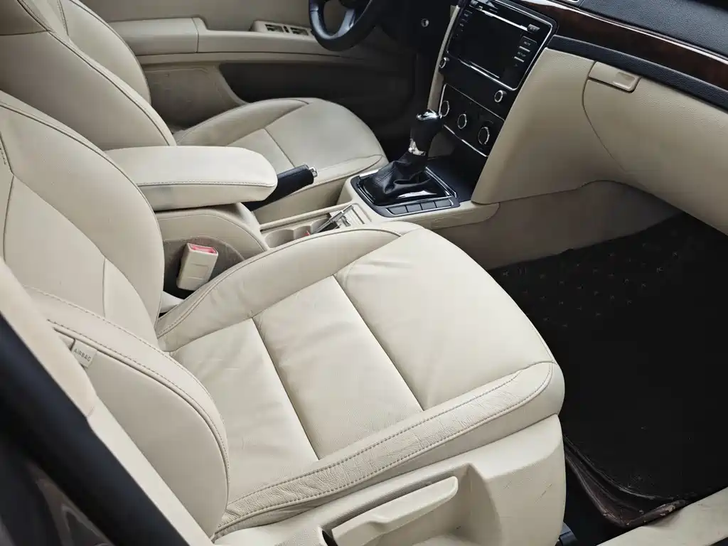 Superb 1.8 TSI Auto Noble
