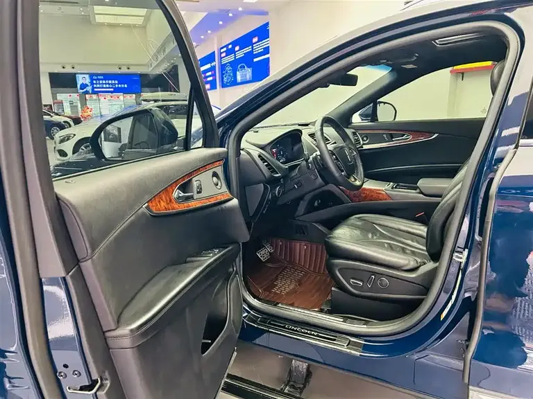 Lincoln Nautilus (Import) 2.0 T 4 WD Graceful CN-VI