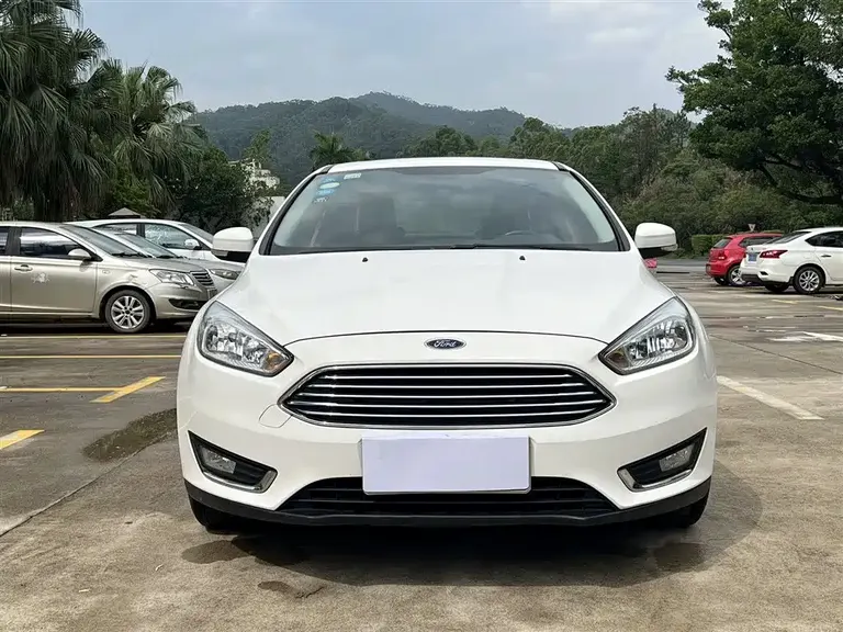 Ford Focus Sedan 1.6 L Auto Style