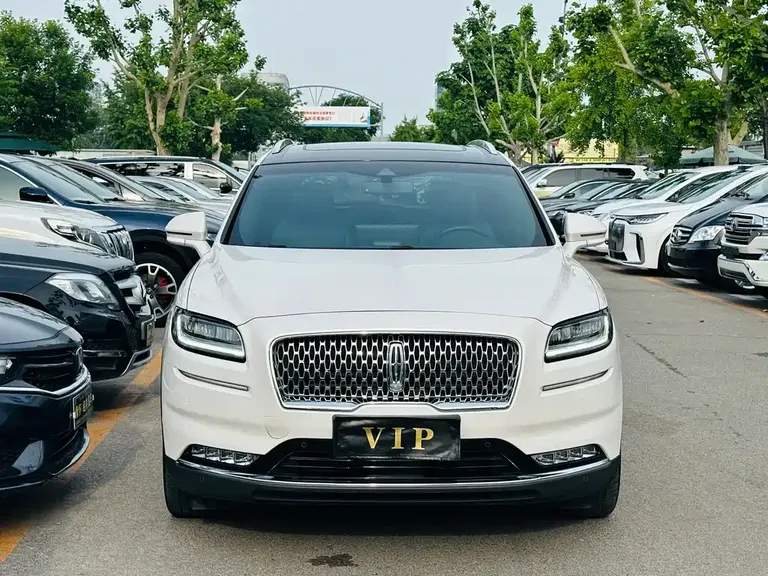 Lincoln Nautilus 2.0 T 4 WD Graceful