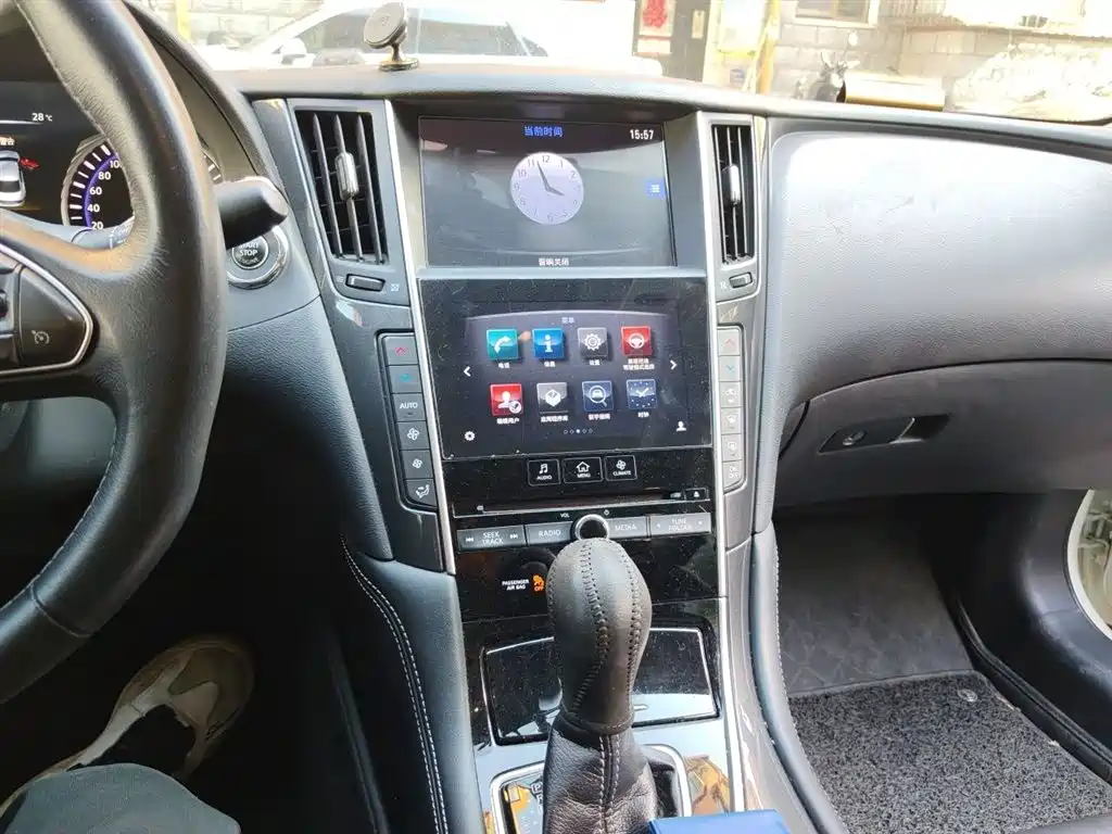 Infiniti Q50 L 2.0 T Comfort