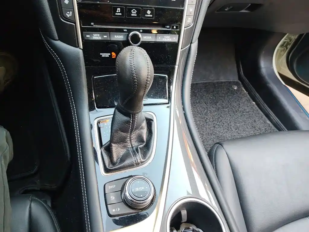Infiniti Q50 L 2.0 T Comfort