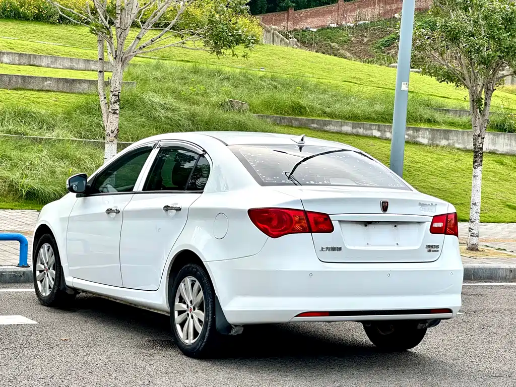 Roewe 350 1.5 L Auto Luxury Sunroof
