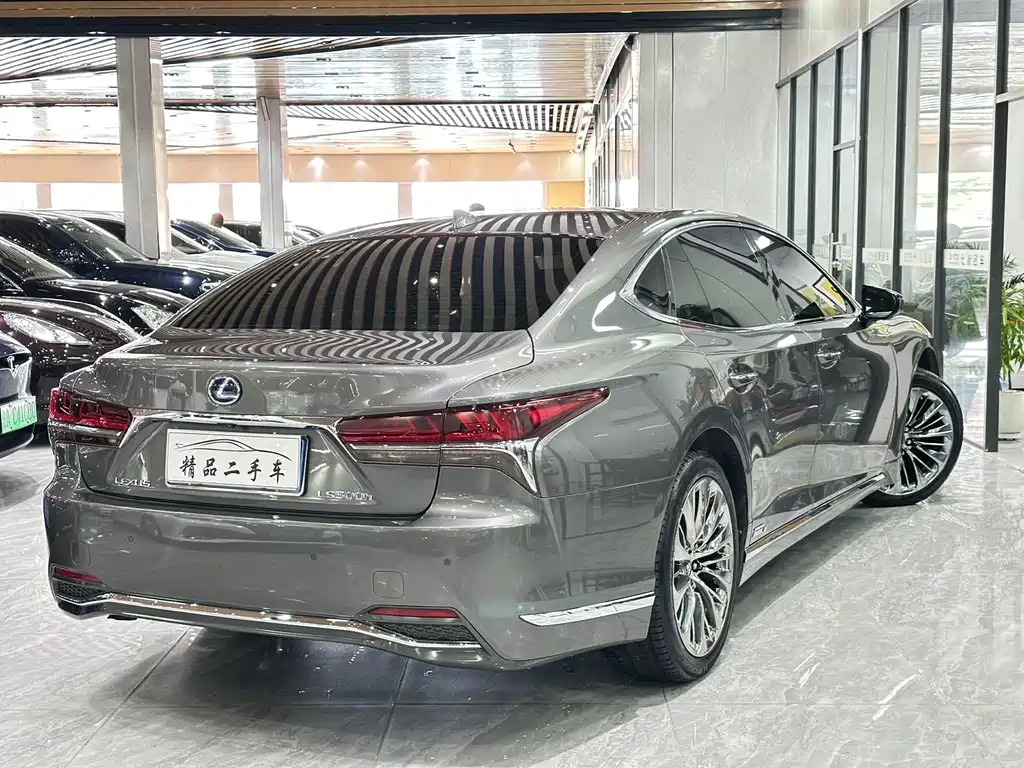 Lexus LS 500 h Luxury CN-VI