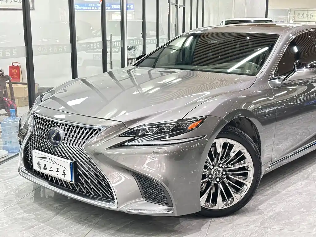 Lexus LS 500 h Luxury CN-VI