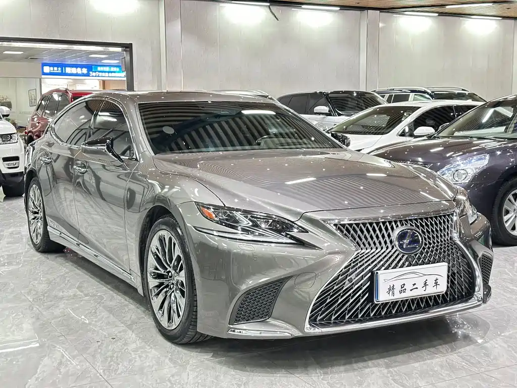 Lexus LS 500 h Luxury CN-VI