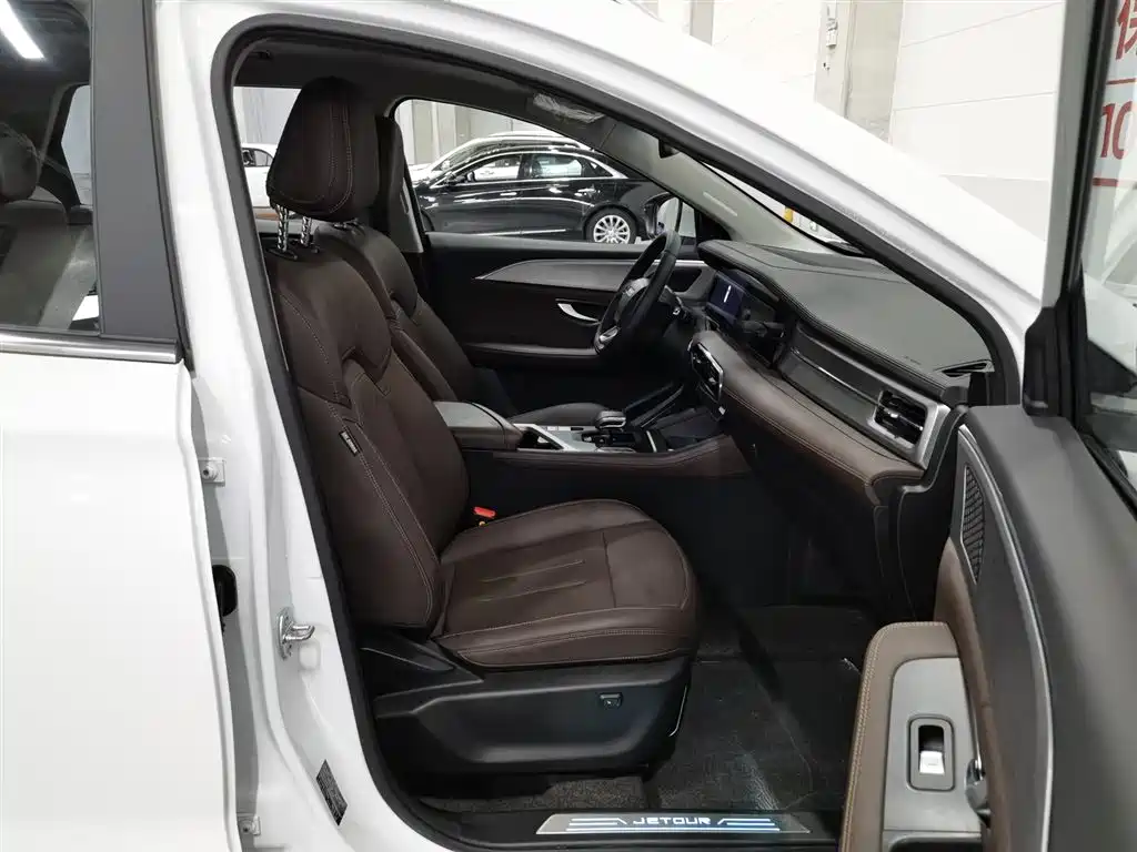 Jetour X95 1.6 T DCT 7-seat