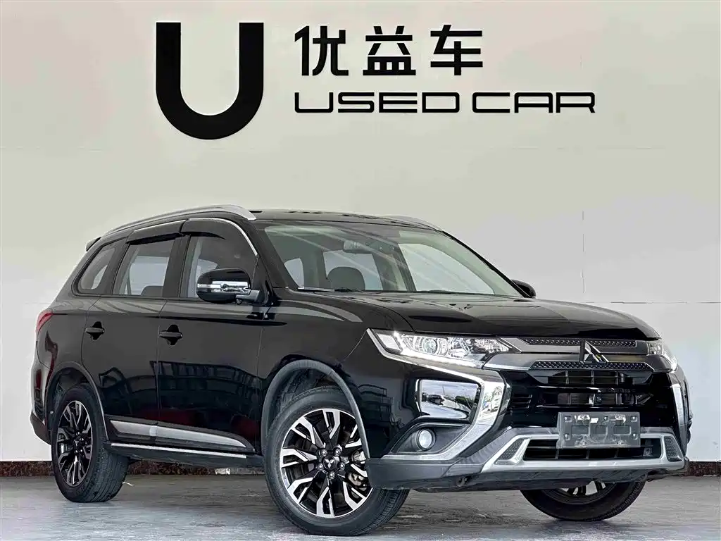 Outlander 2.0 L 2 WD Smooth Enjoyment 5-seat