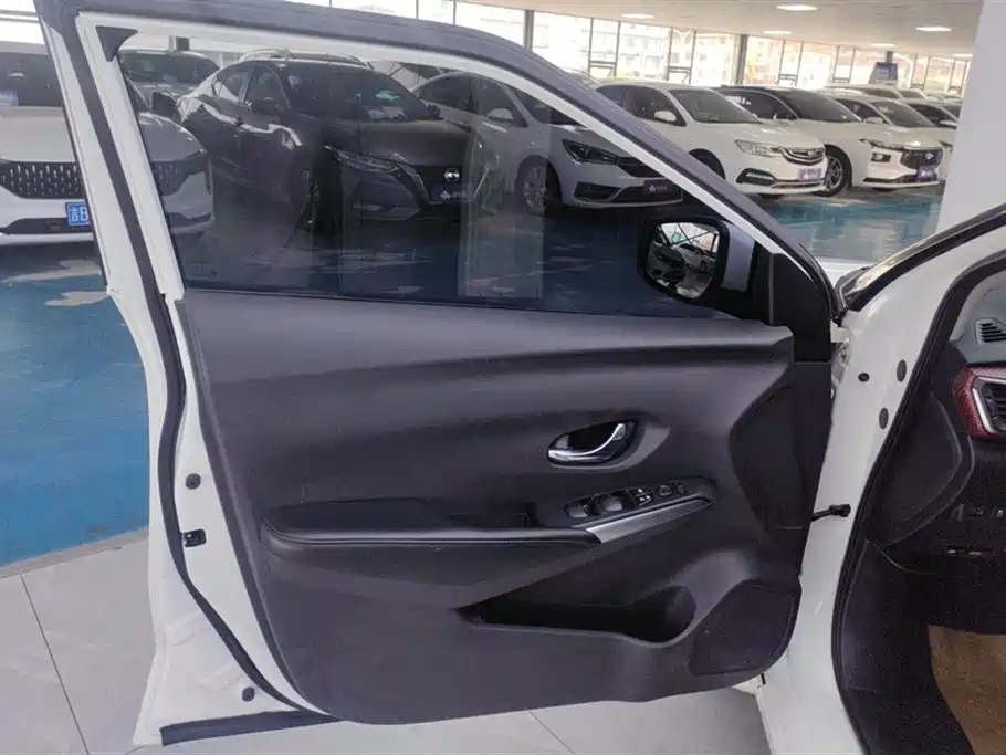 Lannia 1.6 L CVT Connected Smart Cool CN-VI