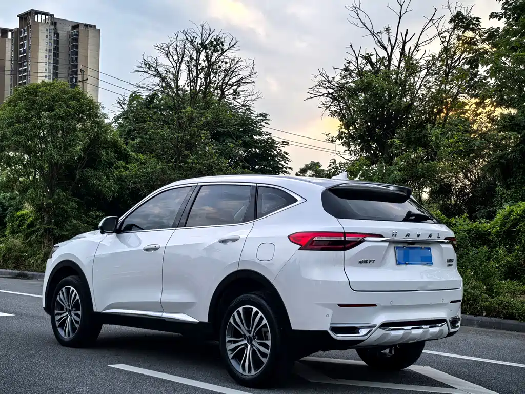 Haval F7 2.0 T 2 WD i