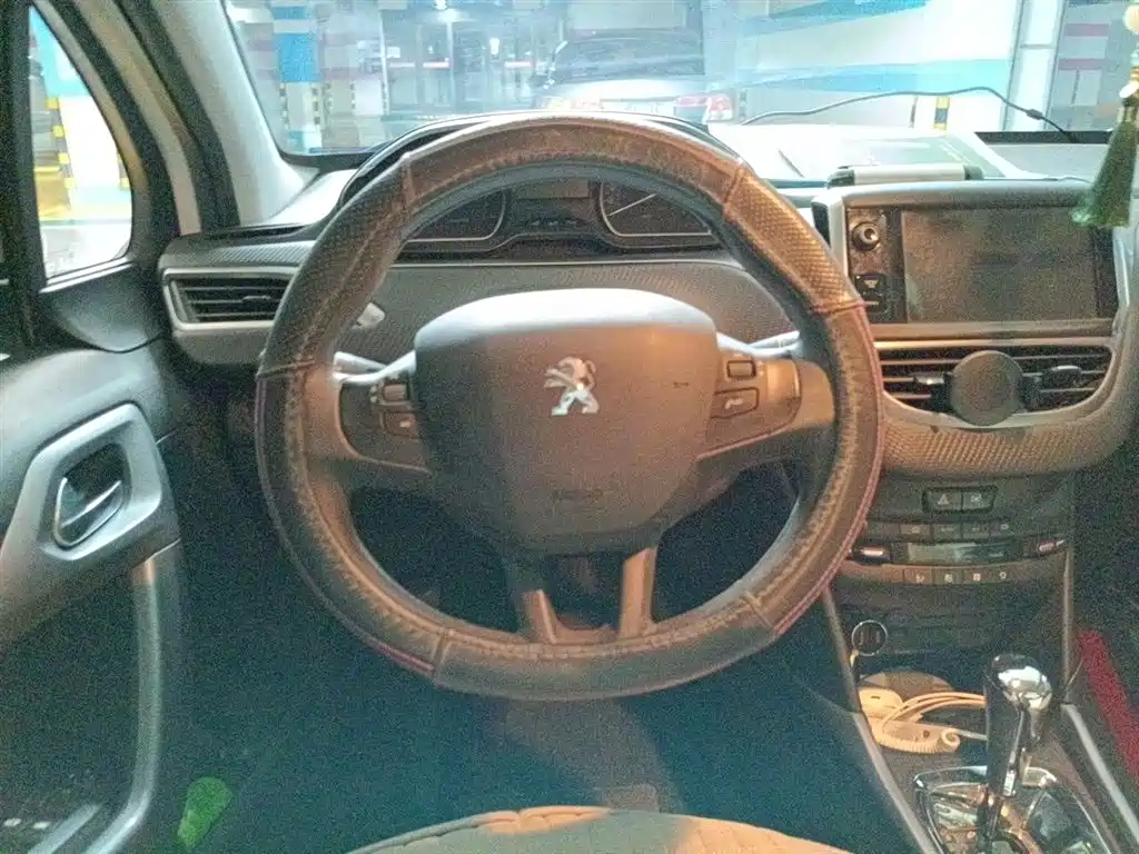 Peugeot 2008 2014 1.6 L Auto Fashion