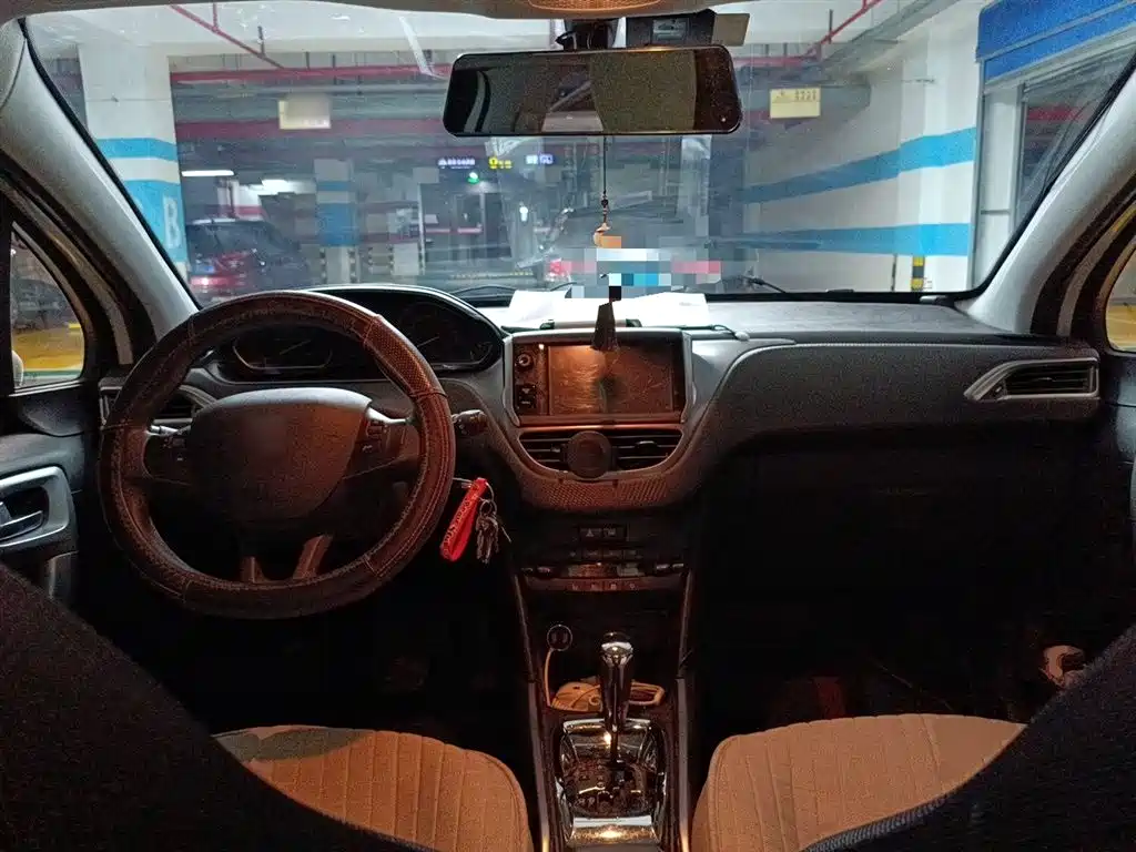 Peugeot 2008 2014 1.6 L Auto Fashion