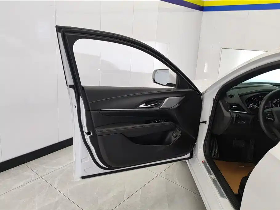 Cadillac CT4 25 T Luxury
