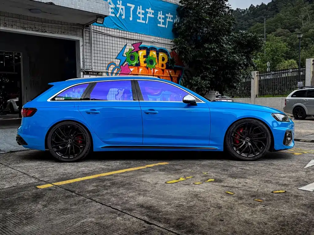 Audi RS 4 奥迪RS 4 2021款 RS4 Avant 黑曜版