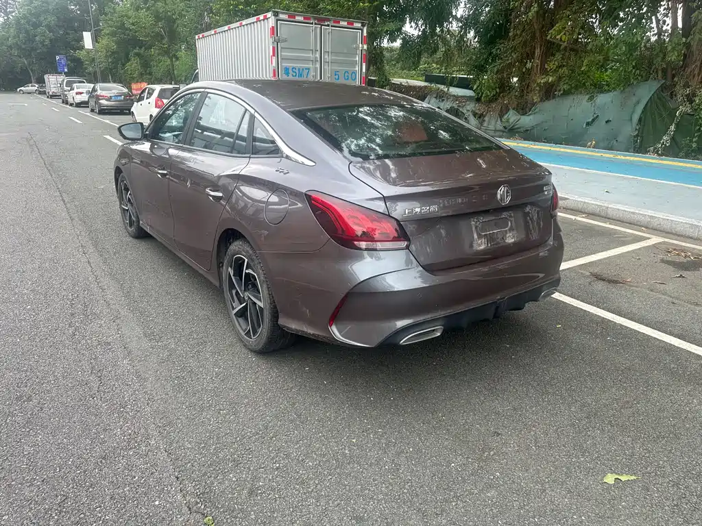 MG5 300 TGI DCT Youth Luxury Flagship