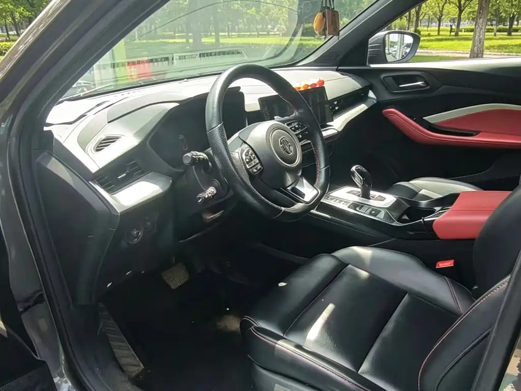 MG5 300 TGI DCT Youth Luxury Flagship