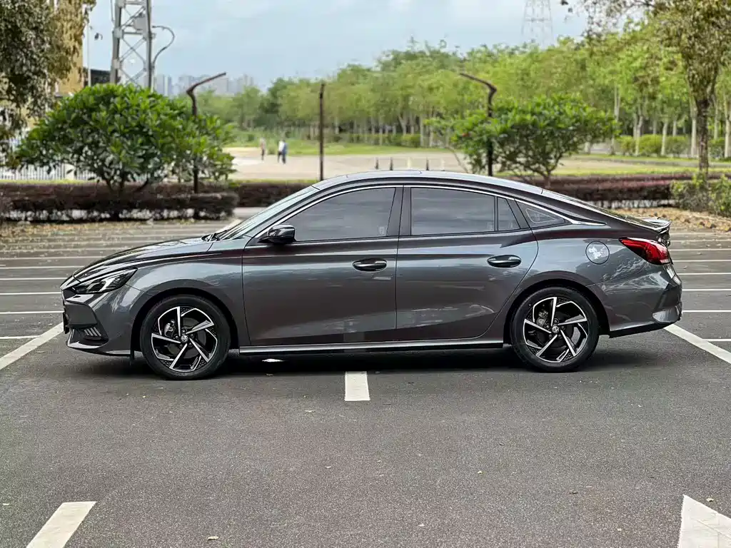 MG5 300 TGI DCT Youth Luxury Trend