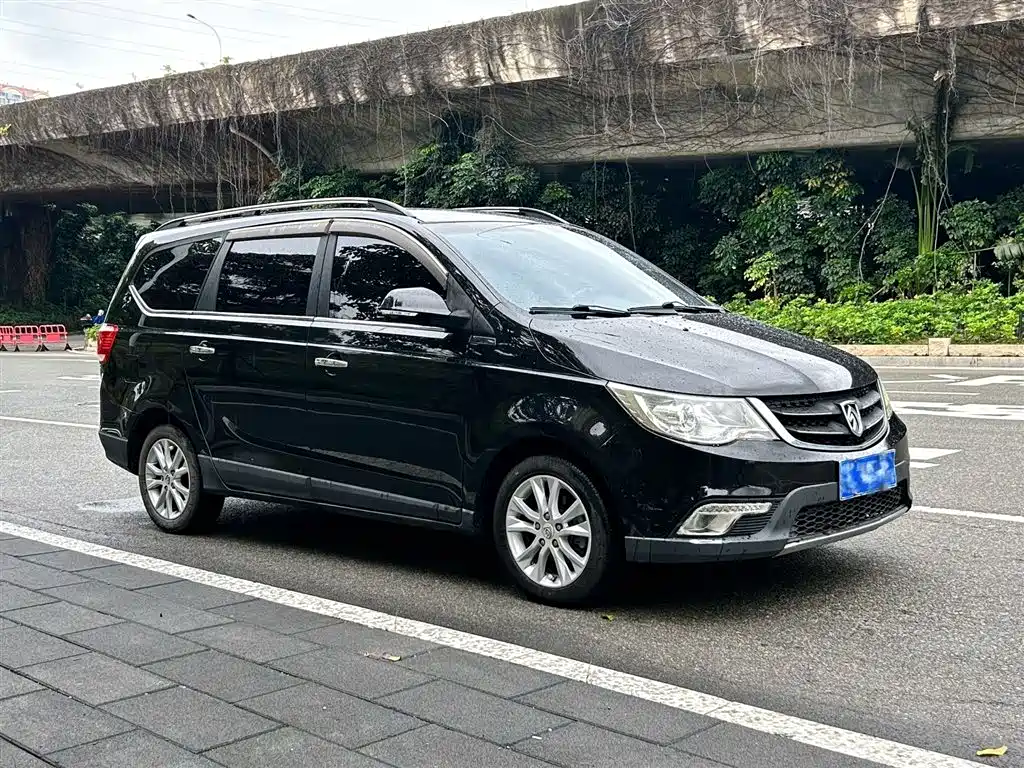 Baojun 730 1.5 L Manual Comfort 7-seat