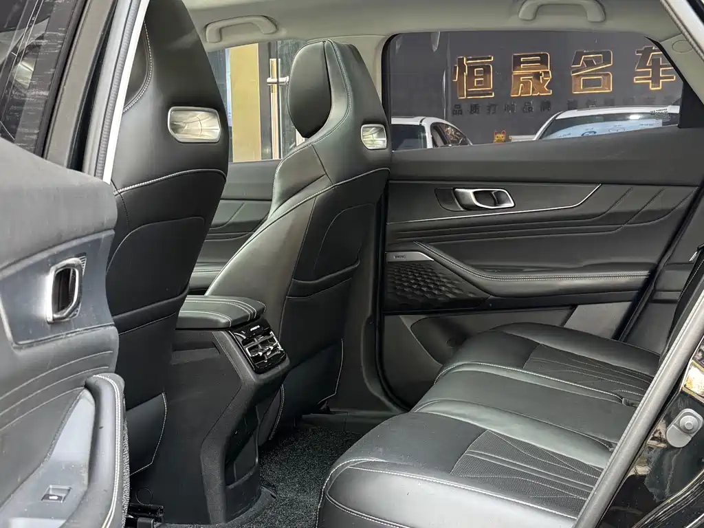 Changan UNI-K 2.0 T 2 WD Joy